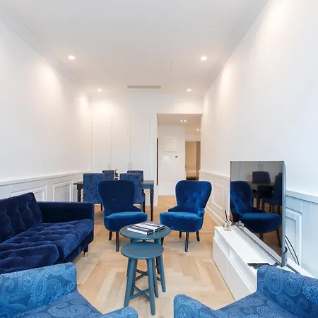 Boulevard Bedrooms 4*