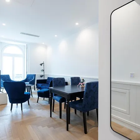 Гостевой дом Boulevard Bedrooms 4*